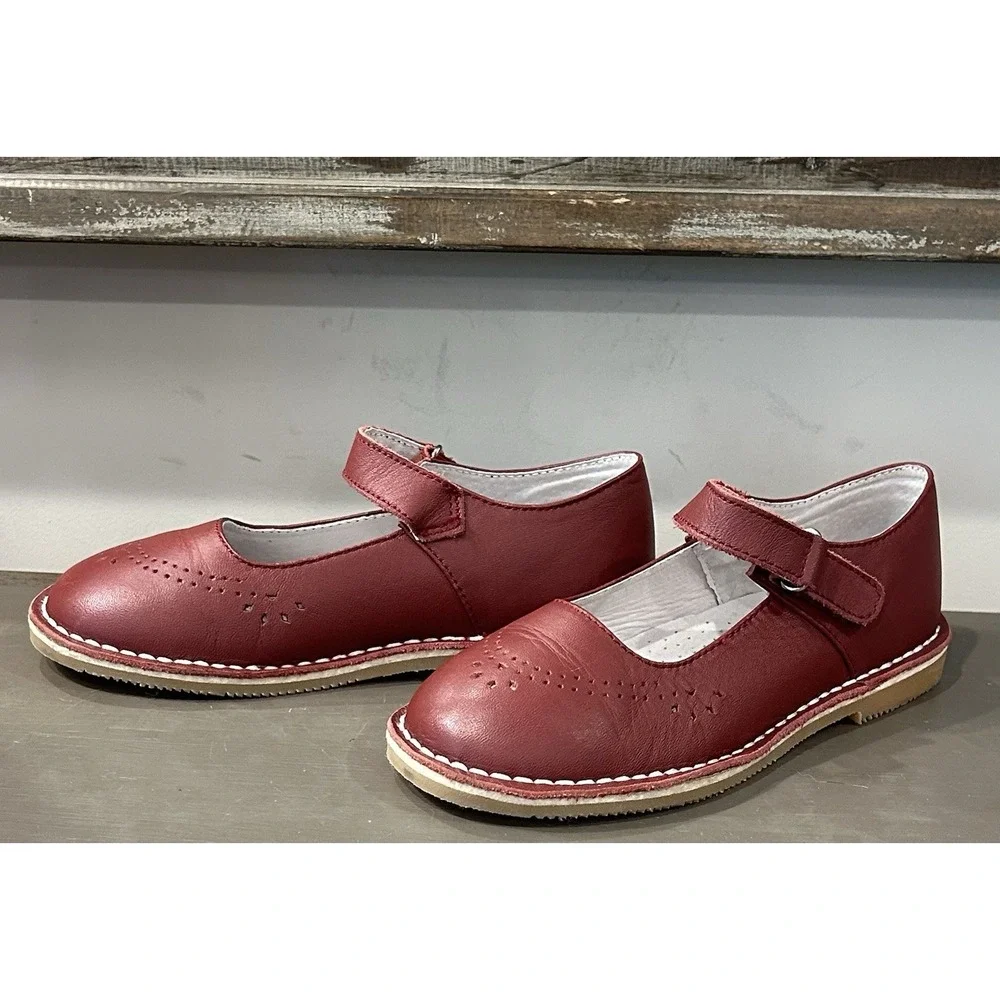 L'Amour Classic Red Leather Mary Jane Shoes Perforated Girls Size 12 NWOB